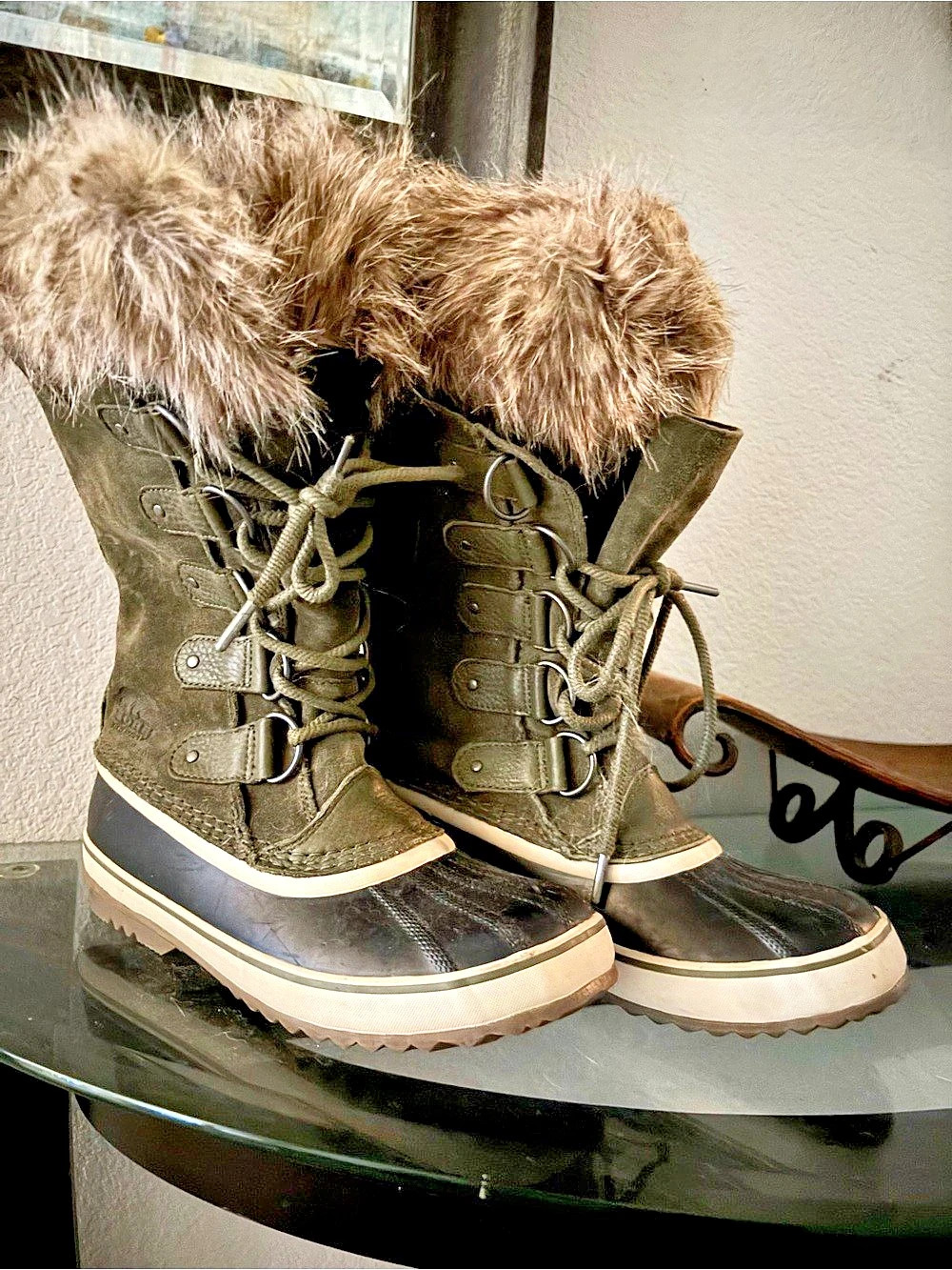 Sorel Joan of Arctic Waterproof Snow Boot Green & Black US 7